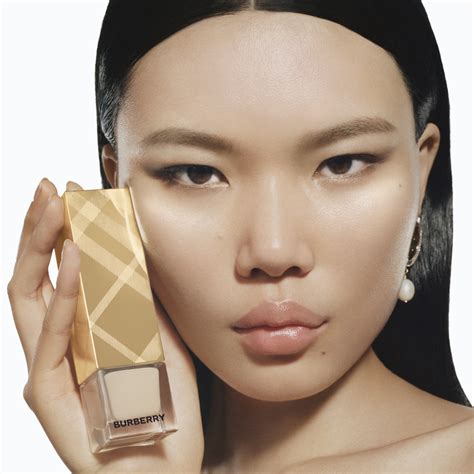 burberry bare glow|burberry foundation for face.